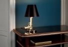 guns-table-bedside-gun-starck-flos-F29530-product-life-01-1440x802