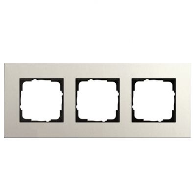 Ramka_3_mest_Gira_Esprit_0213220_lenoleum-multipleks_svetlo-seriy